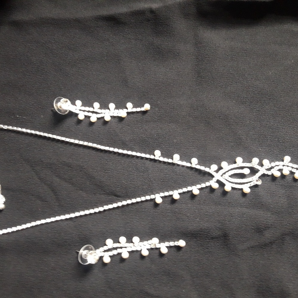 Jewelry - Picture 3 of 4